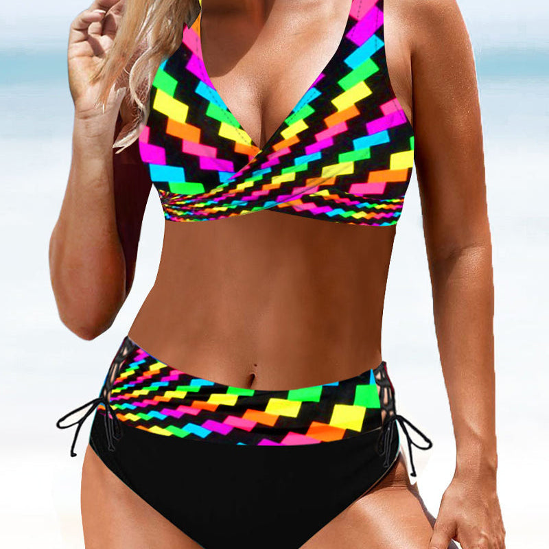 Ève - Bikini Coloré et Joyeux